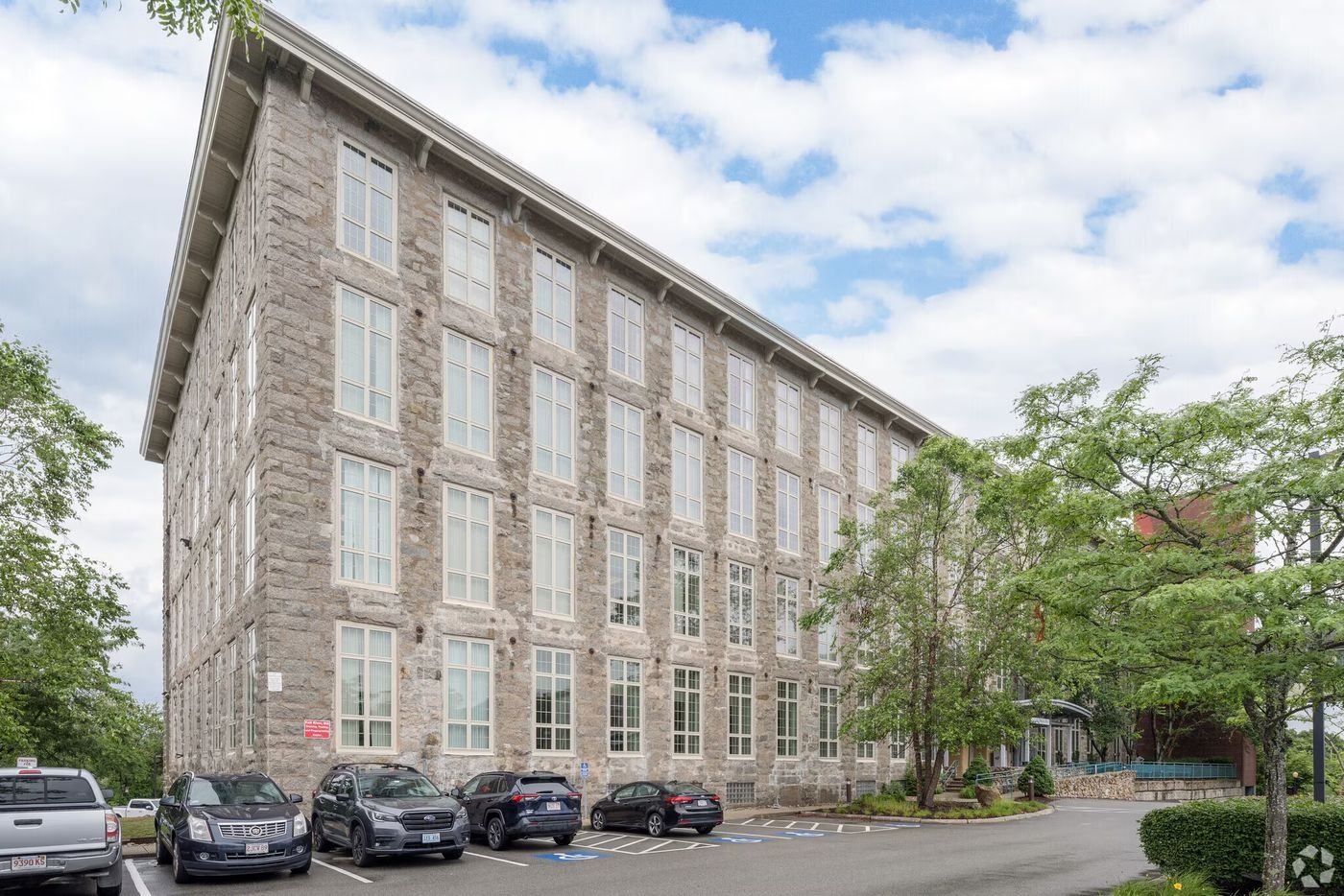 1 Father DeValles Blvd, Clover Leaf Mills, Fall River